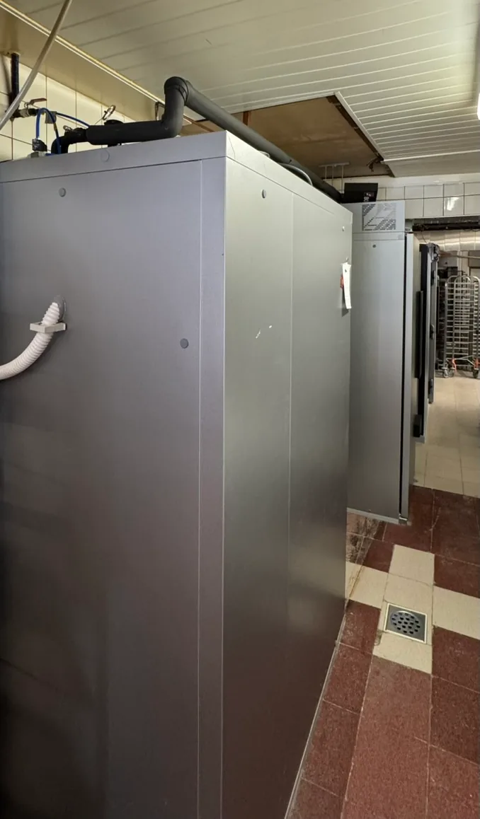 Cellule de refroidissement rapide professionnelle installée par AC Solutions dans une cuisine de production en Wallonie