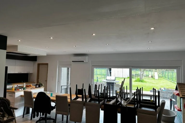 Implantation en toiture d'un groupe de climatisation par AC Solutions