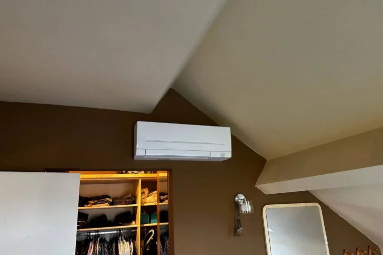 Pompe à chaleur air-air raccordée sur habitation individuelle par AC Solutions